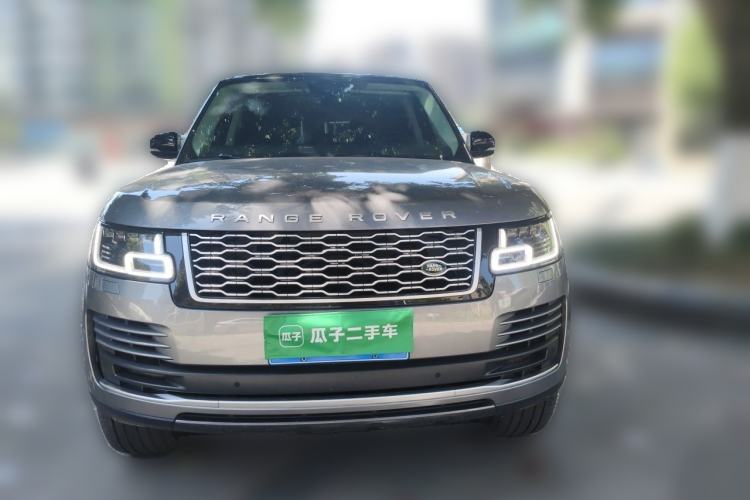 Used Land Rover Range 2022 3.0 L6 400 PS Classic Extended Version Front