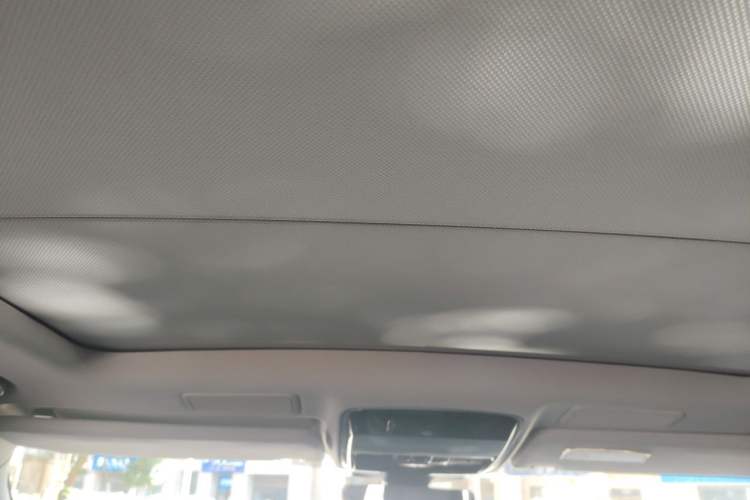 Used Land Rover Range 2022 3.0 L6 400 PS Classic Extended Version Headliner