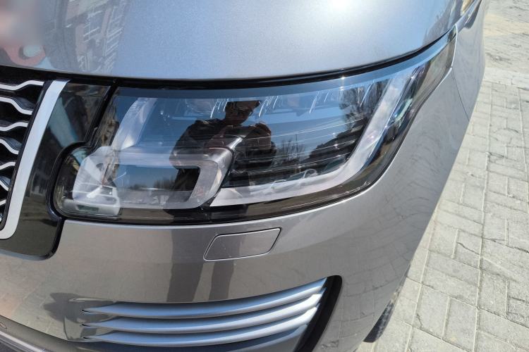 Used Land Rover Range 2022 3.0 L6 400 PS Classic Extended Version Left Front Headlight