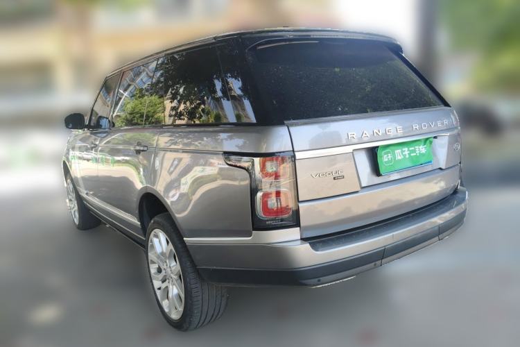 Used Land Rover Range 2022 3.0 L6 400 PS Classic Extended Version Rear Left 45 Deg