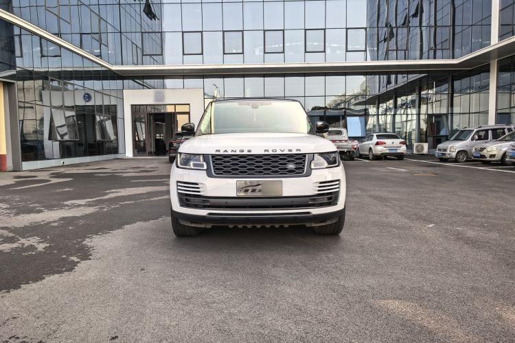 Used Land Rover Range 2022 3.0 L6 400 PS Classic Extended Version Exterior 1