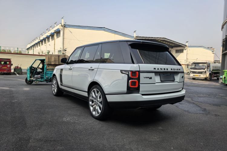 Used Land Rover Range 2022 3.0 L6 400 PS Classic Extended Version Exterior 3