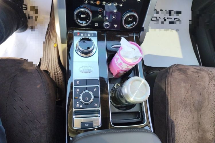 Used Land Rover Range 2022 3.0 L6 400 PS Classic Extended Version Gear Lever