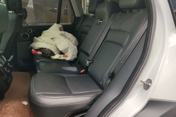 Used Land Rover Range 2022 3.0 L6 360 PS Grand Edition Interior 1