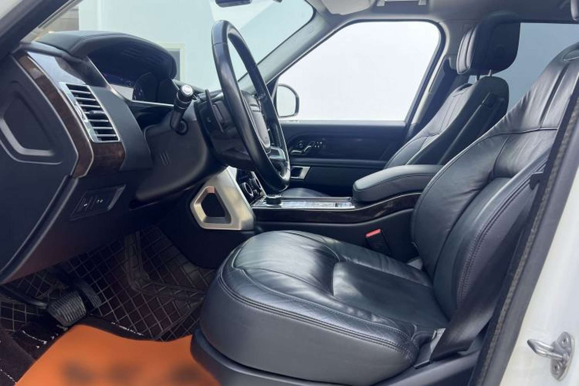 Used Land Rover Range 2022 3.0 L6 360 PS Grand Edition Interior 6