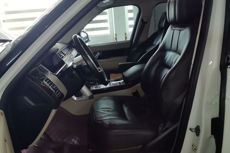 Used Land Rover Range 2022 3.0 L6 360 PS Legacy Edition Left Front Seat