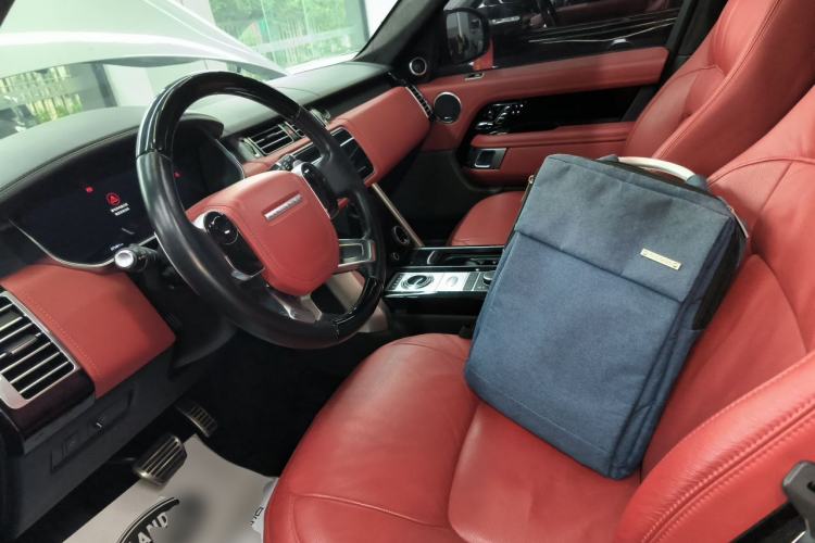 Used Land Rover Range 2022 3.0 L6 400 PS Prestige Extended Version Left Front Seat