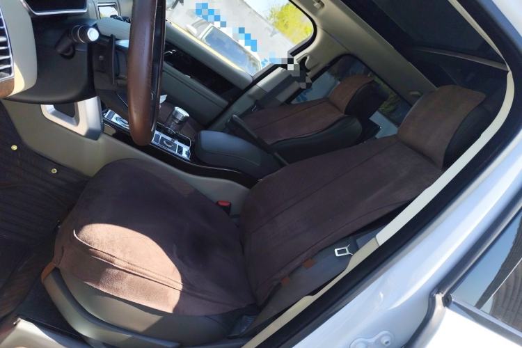 Used Land Rover Range 2022 3.0 L6 400 PS Classic Extended Version Left Front Seat