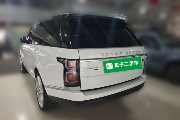 Used Land Rover Range 2022 3.0 L6 400 PS Classic Extended Version Rear Left 45 Deg