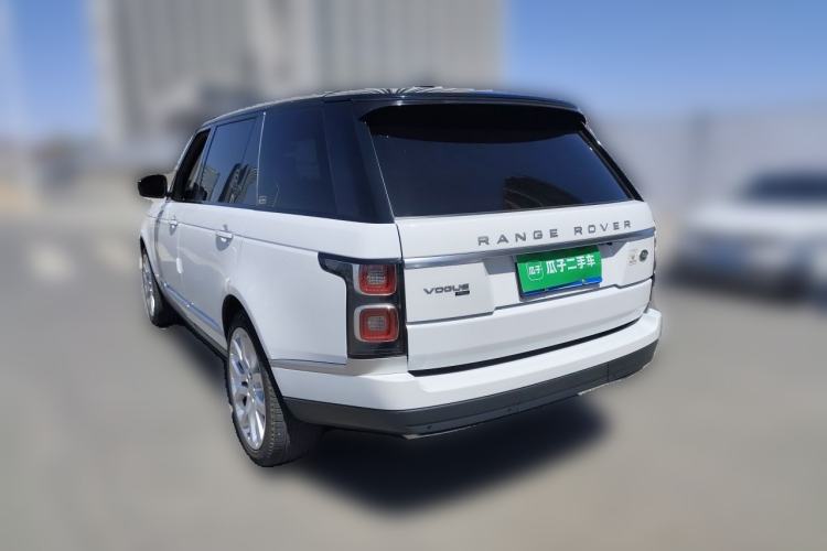 Used Land Rover Range 2022 3.0 L6 400 PS Classic Extended Version Rear Left 45 Deg