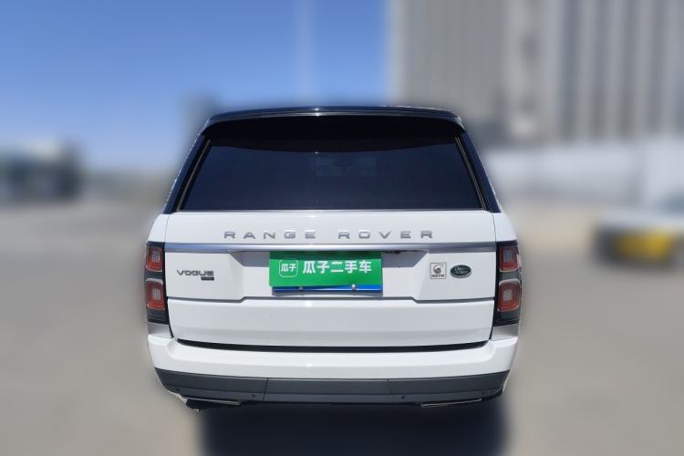 Used Land Rover Range 2022 3.0 L6 400 PS Classic Extended Version Rear