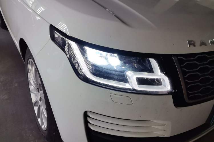 Used Land Rover Range 2022 3.0 L6 360 PS Legacy Edition Right Front Headlight