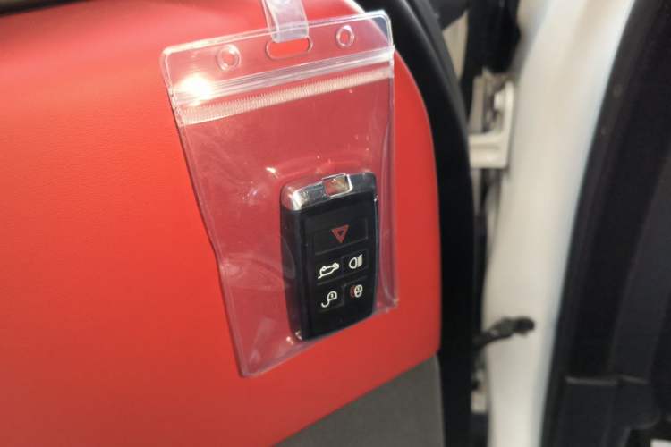 Used Land Rover Range 2022 3.0 L6 400 PS Prestige Extended Version Vehicle Key