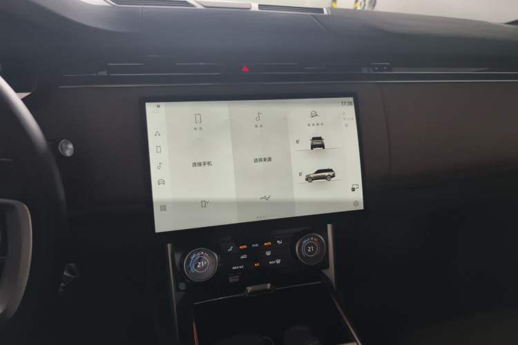 Used Land Rover Range 2023 3.0 L6 360 PS Grand Edition Audio And AC Panel