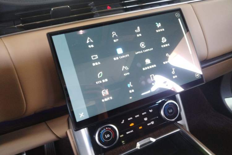 Used Land Rover Range 2023 Revised Version 3.0 L6 400 PS Extended Luxury Edition Audio And AC Panel