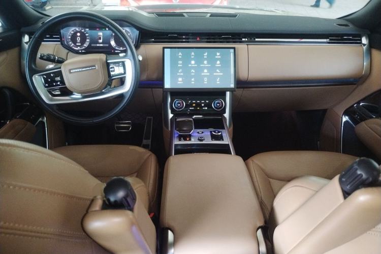 Used Land Rover Range 2023 Revised Version 3.0 L6 400 PS Extended Luxury Edition Center Console