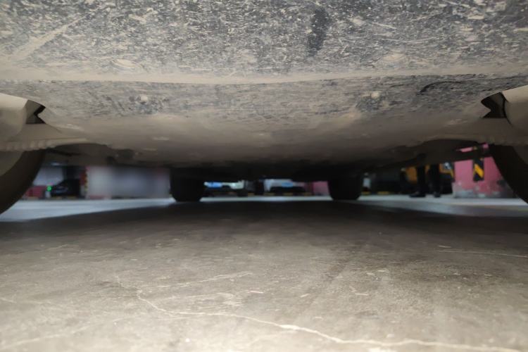 Used Land Rover Range 2023 3.0 L6 400 PS Prestige Seven-Seater Extended Version Chassis Front