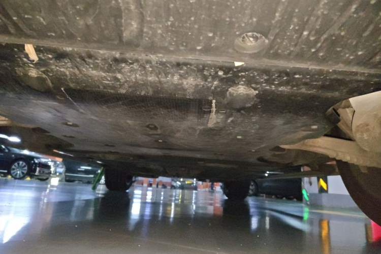 Used Land Rover Range 2023 3.0 L6 400 PS Prestige Seven-Seater Extended Version Chassis Front