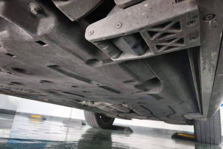 Used Land Rover Range 2023 3.0 L6 360 PS Grand Edition Chassis Front Left