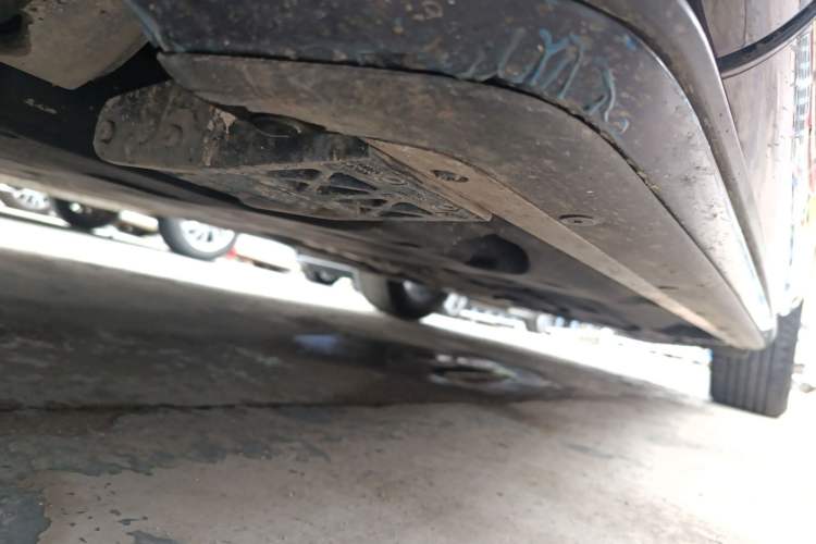Used Land Rover Range 2023 3.0 L6 400 PS Extended Long-Wheelbase Version Chassis Front Left