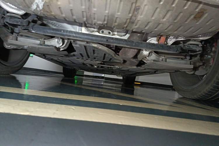 Used Land Rover Range 2023 3.0 L6 400 PS Prestige Seven-Seater Extended Version Chassis Front