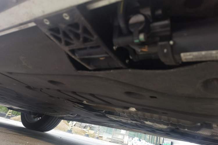 Used Land Rover Range 2023 3.0 L6 400 PS Flagship Extended Version Chassis Rear Left