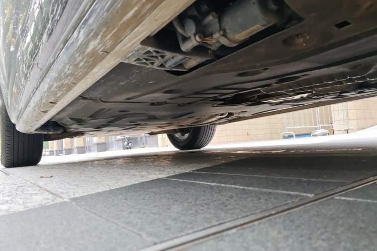 Used Land Rover Range 2023 3.0 L6 400 PS Extended Long-Wheelbase Version Chassis Rear Left