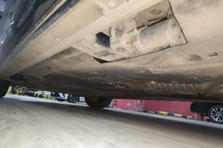 Used Land Rover Range 2023 3.0 L6 400 PS Prestige Seven-Seater Extended Version Chassis Rear Left