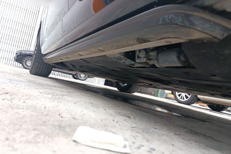 Used Land Rover Range 2023 3.0 L6 400 PS Extended Long-Wheelbase Version Chassis Rear Left