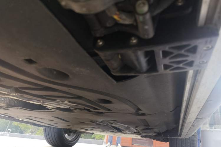 Used Land Rover Range 2023 3.0 L6 400 PS Flagship Extended Version Chassis Rear Right