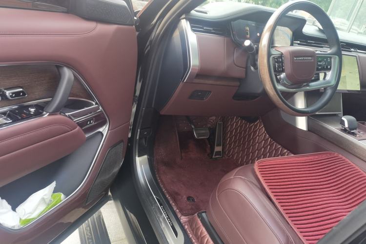 Used Land Rover Range 2023 3.0 L6 400 PS Flagship Extended Version Driver Seat