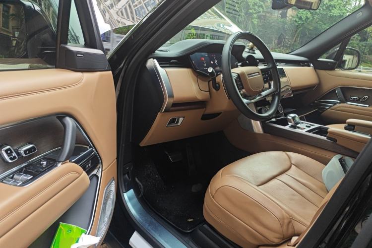 Used Land Rover Range 2023 3.0 L6 400 PS Prestige Seven-Seater Extended Version Driver Seat