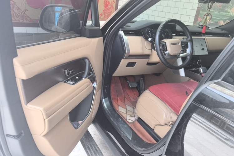 Used Land Rover Range 2023 3.0 L6 400 PS Prestige Seven-Seater Extended Version Driver Seat