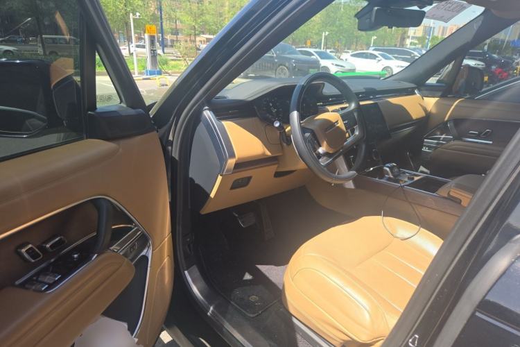 Used Land Rover Range 2023 3.0 L6 400 PS Prestige Seven-Seater Extended Version Driver Seat