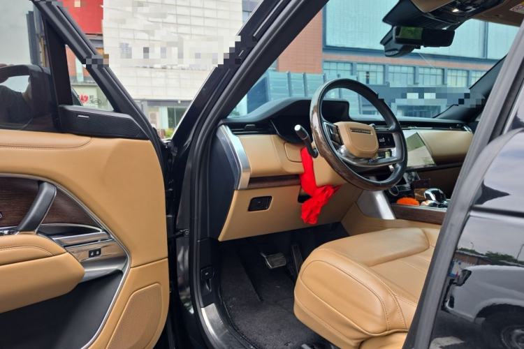 Used Land Rover Range 2023 3.0 L6 360 PS Grand Edition Driver Seat