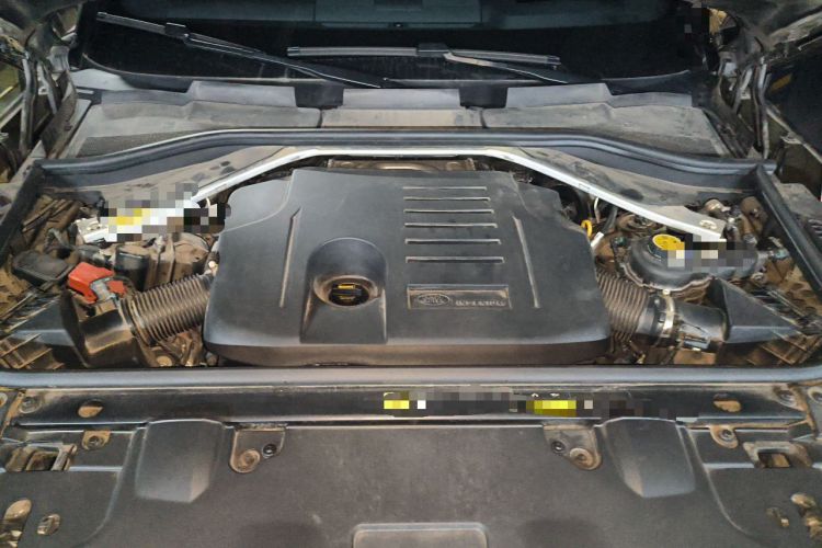 Used Land Rover Range 2023 3.0 L6 400 PS Flagship Extended Version Engine Bay