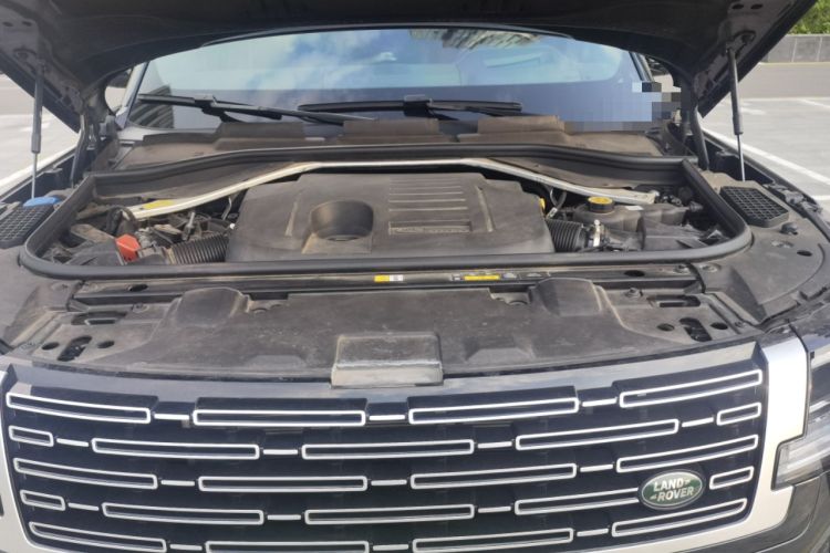 Used Land Rover Range 2023 3.0 L6 400 PS Flagship Extended Version Engine Bay