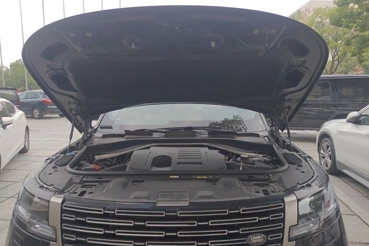 Used Land Rover Range 2023 3.0 L6 400 PS Prestige Seven-Seater Extended Version Engine Bay