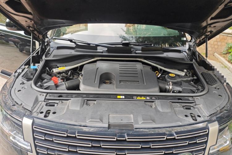 Used Land Rover Range 2023 3.0 L6 400 PS Prestige Seven-Seater Extended Version Engine Bay
