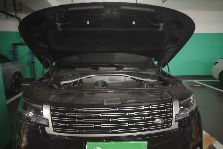 Used Land Rover Range 2023 Revised Version 3.0 L6 400 PS Extended Luxury Edition Engine Bay