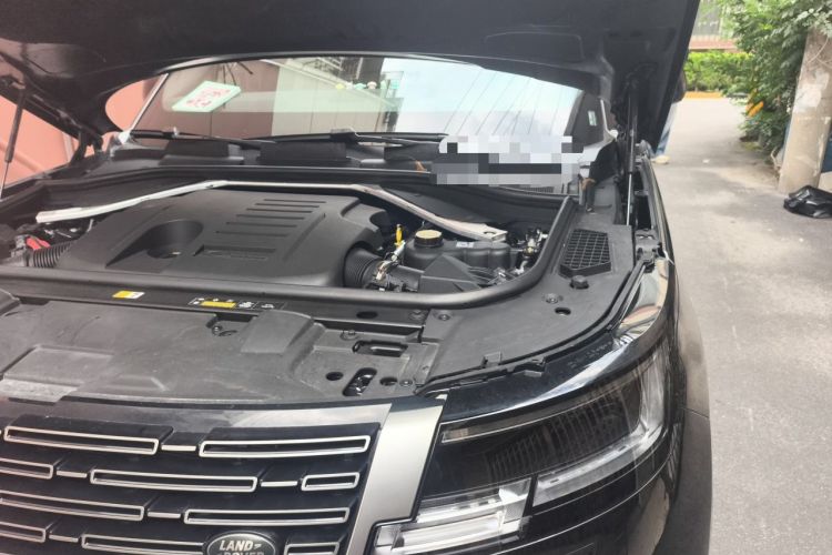 Used Land Rover Range 2023 3.0 L6 400 PS Prestige Seven-Seater Extended Version Engine Bay Left