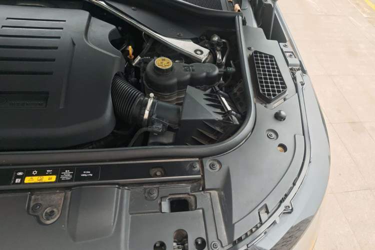 Used Land Rover Range 2023 Revised Version 3.0 L6 400 PS Extended Luxury Edition Engine Bay Left