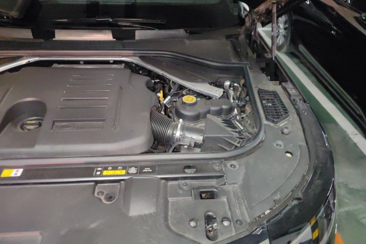 Used Land Rover Range 2023 3.0 L6 400 PS Prestige Seven-Seater Extended Version Engine Bay Left