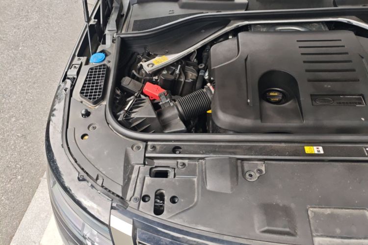 Used Land Rover Range 2023 3.0 L6 360 PS Grand Edition Engine Bay Right