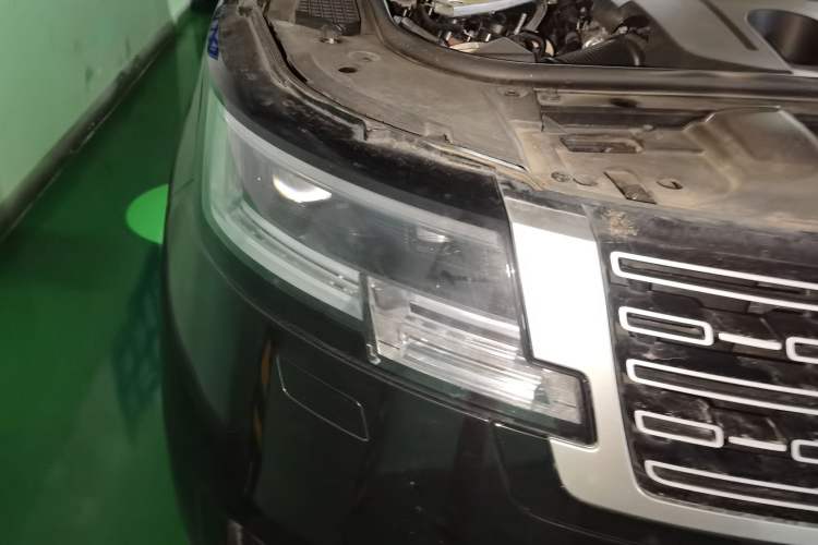 Used Land Rover Range  Engine Bay Right