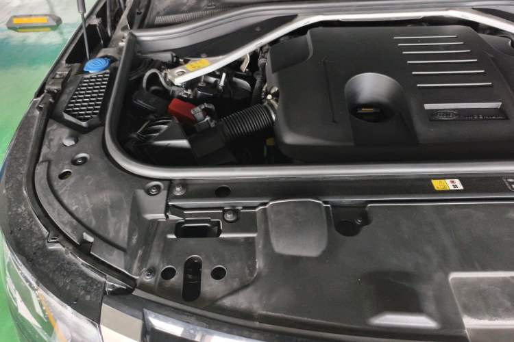 Used Land Rover Range 2023 3.0 L6 360 PS Grand Edition Engine Bay Right