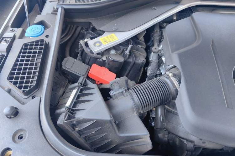 Used Land Rover Range 2023 3.0 L6 400 PS Prestige Seven-Seater Extended Version Engine Bay Right