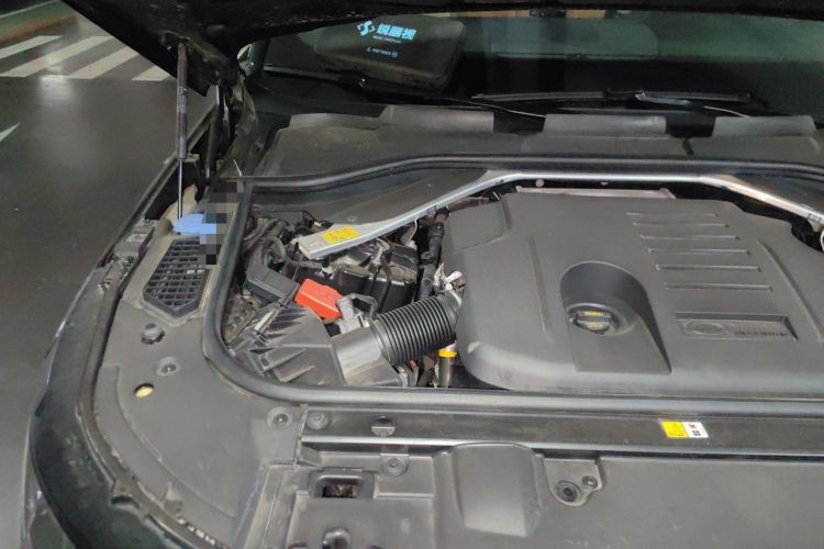 Used Land Rover Range 2023 3.0 L6 400 PS Prestige Seven-Seater Extended Version Engine Bay Right
