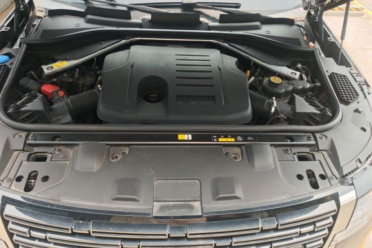Used Land Rover Range 2023 Revised Version 3.0 L6 400 PS Extended Luxury Edition Engine Bay