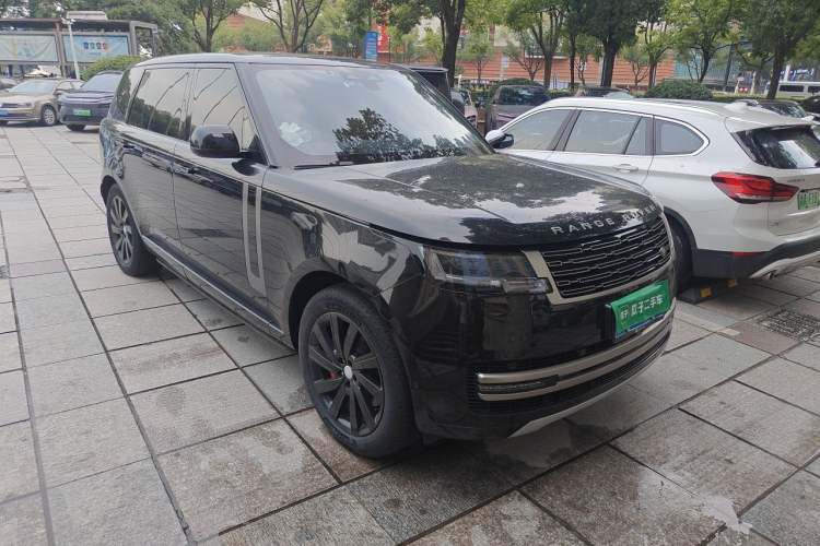 Used Land Rover Range 2023 3.0 L6 400 PS Prestige Seven-Seater Extended Version Front Right 45 Deg